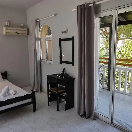 Tropicana Apartmanhotel Laganász