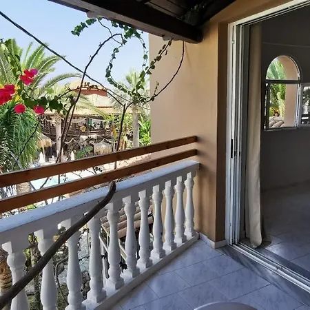 Tropicana Lägenhetshotell Laganas
